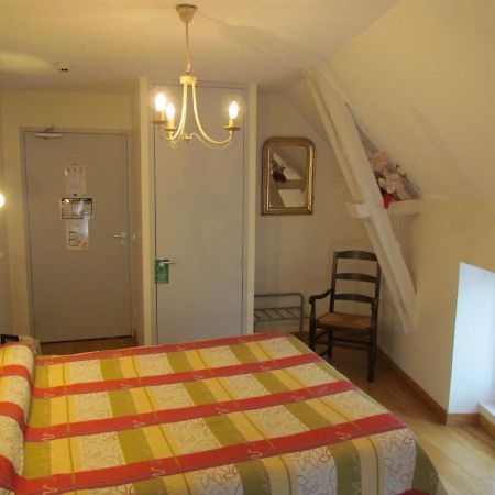 Отель Le Relais De La Tour Capdenac-Gare Экстерьер фото