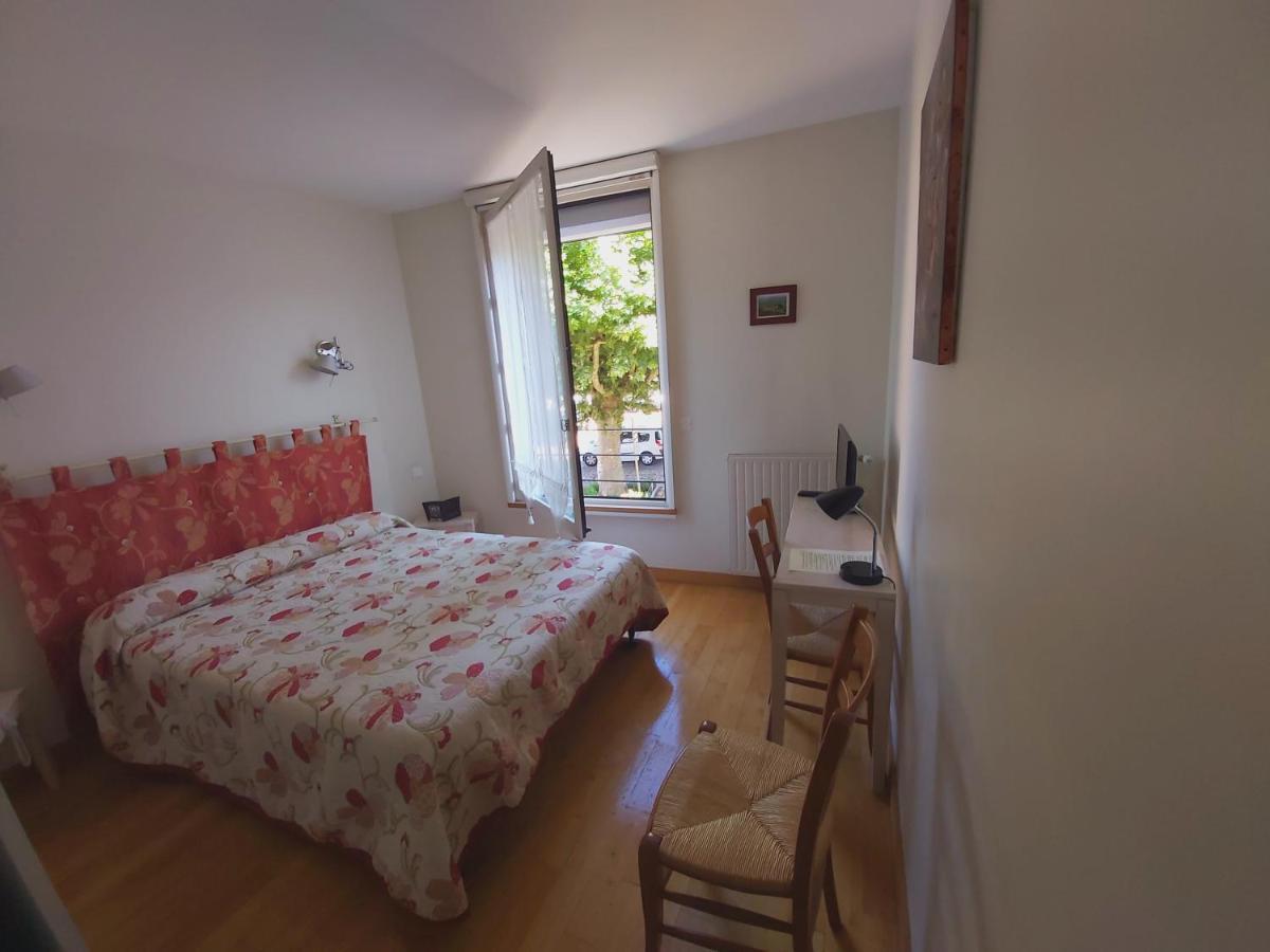 Отель Le Relais De La Tour Capdenac-Gare Экстерьер фото